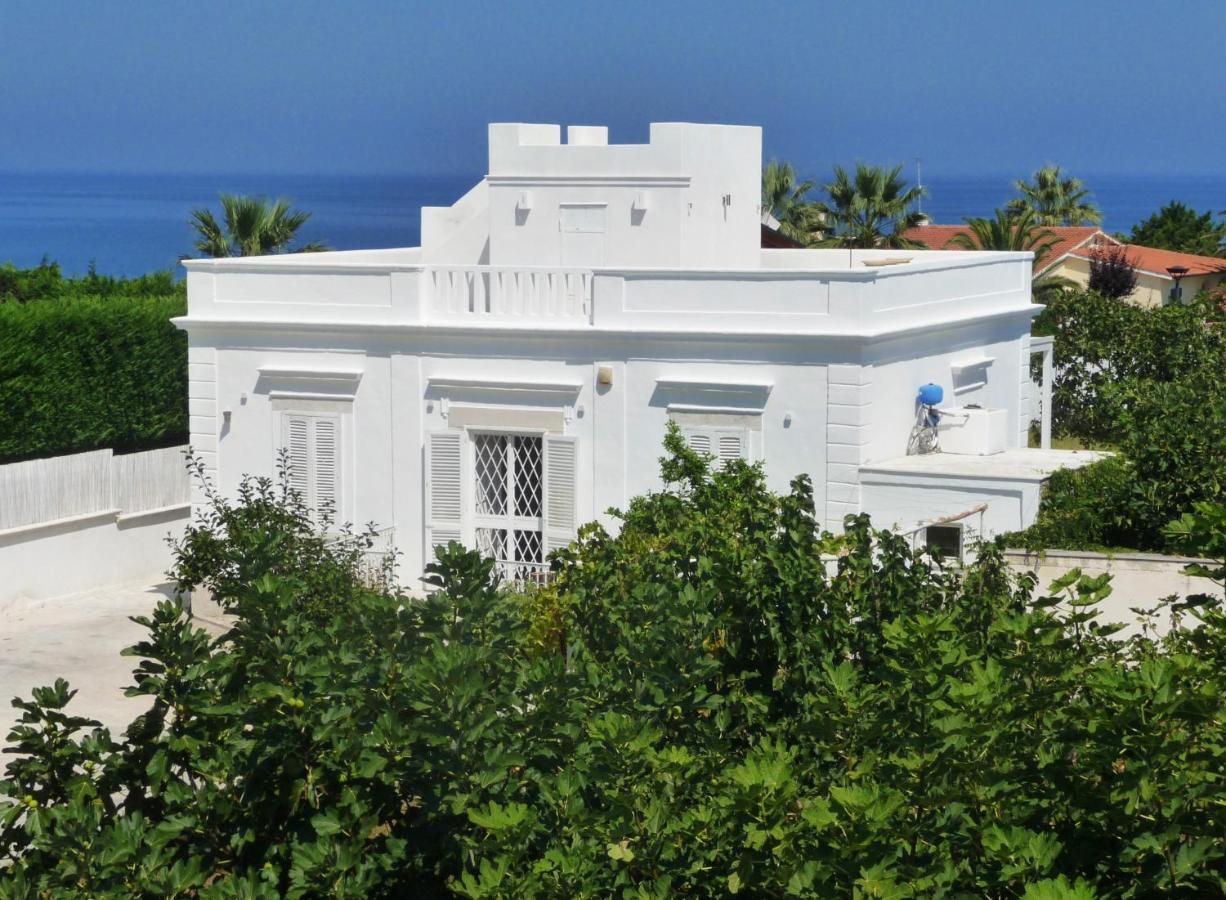 Villa Matinella Trani Exterior photo